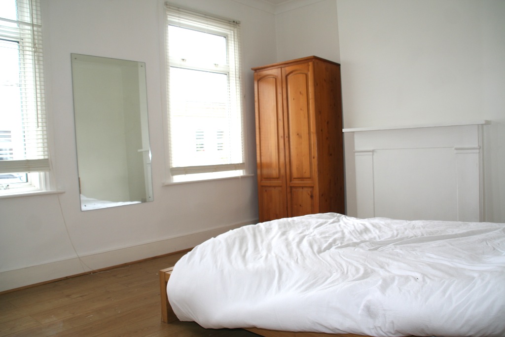 LOVELY 1/2 BED WITH DECOR BASED IN TRENDY STOKE NEWINGTON 